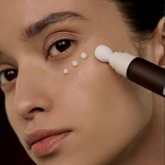 (Crema contorno de ojos) SKIN1004 Madagascar Centella Probio-Cica Bakuchiol Eye Cream 20ml