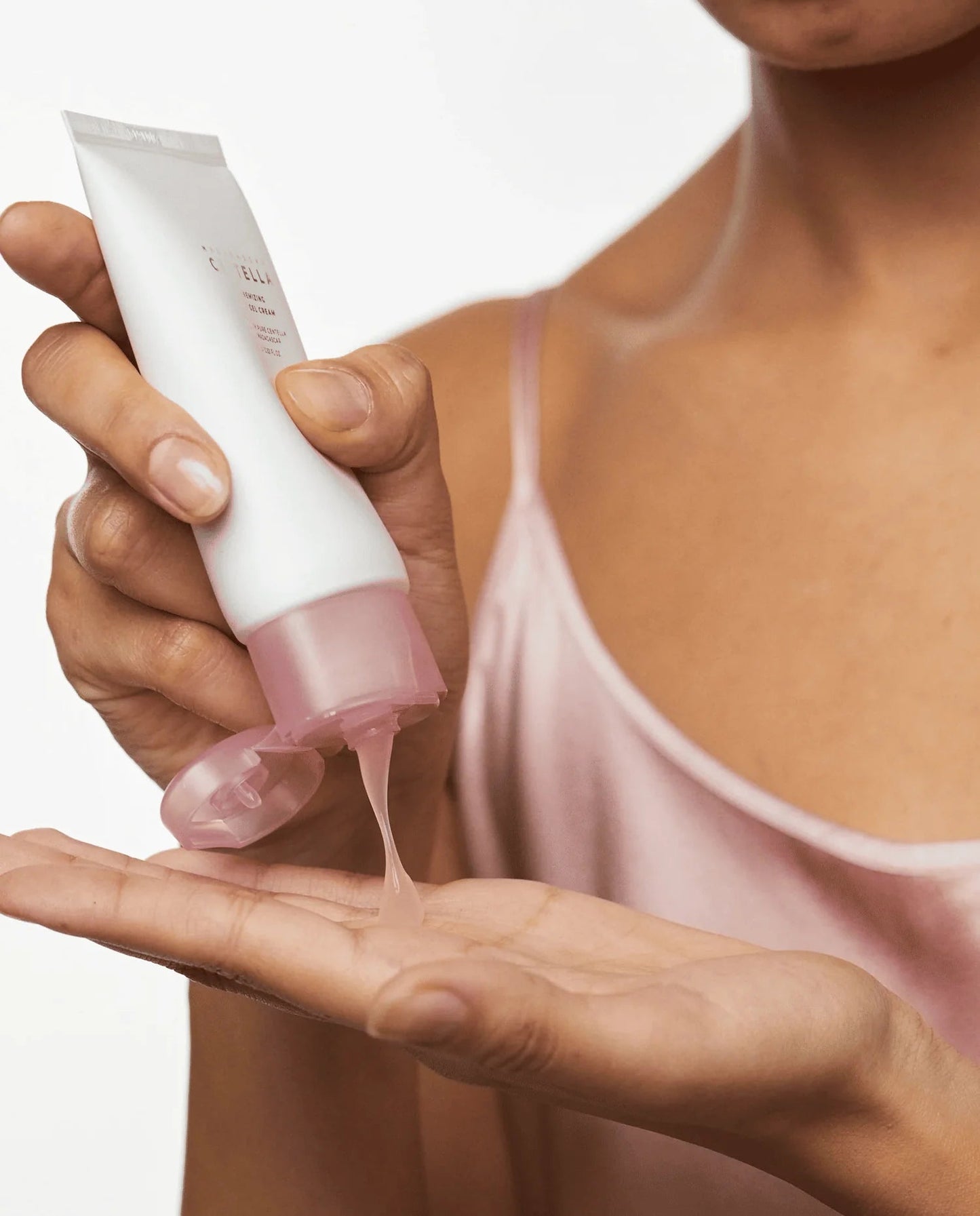 (Crema ultra lijera para piel grasa) SKIN1004 Madagascar Centella Poremizing Light Gel Cream 75ml